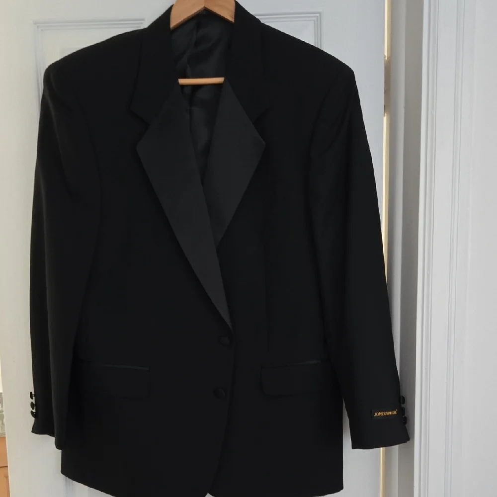 Jones New York Black Tuxedo Jacket Satin Lapels